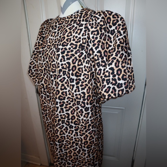 H&M stunning Puff-sleeved maxi dress SIZE MEDIUM - Picture 2 of 4